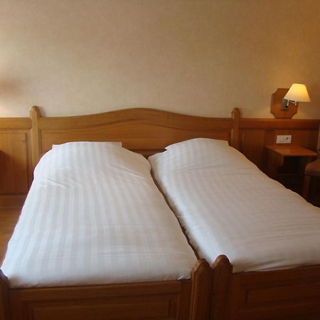 Hotel Restaurant N 4 Martelange Екстер'єр фото