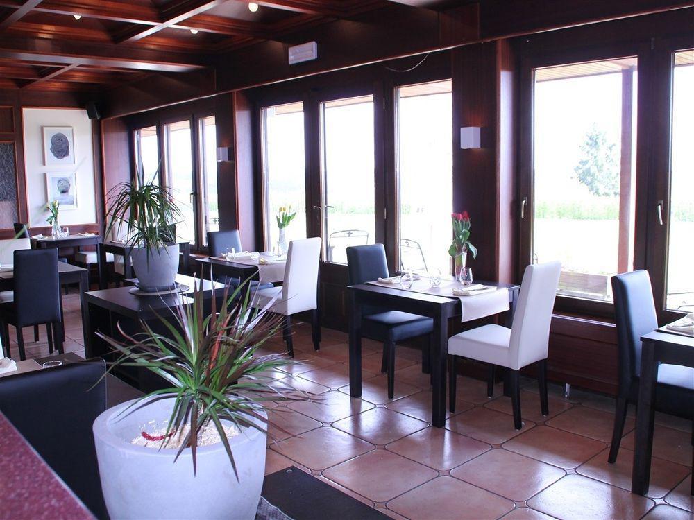Hotel Restaurant N 4 Martelange Екстер'єр фото