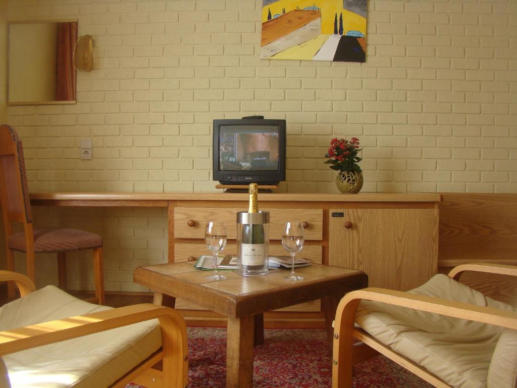 Hotel Restaurant N 4 Martelange Екстер'єр фото