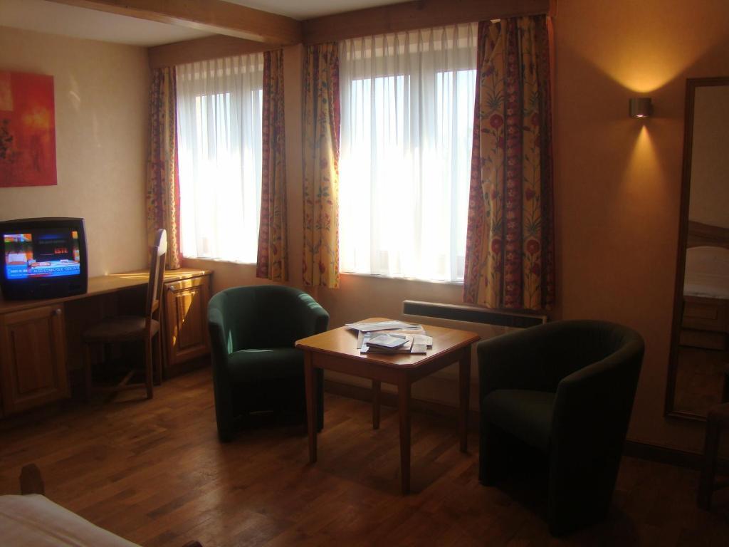 Hotel Restaurant N 4 Martelange Екстер'єр фото